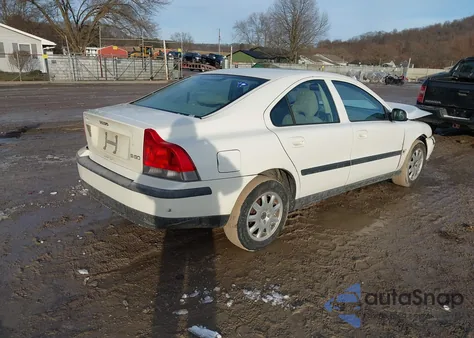 2002 Volvo S60 2.4 from USA, damaged, VIN YV1RS61R722107484